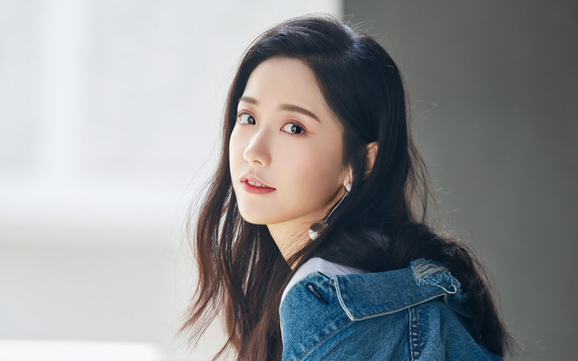 九游下载安装-足球场馆智能安检系统上线，提升安全保障，智能足球场设备采购