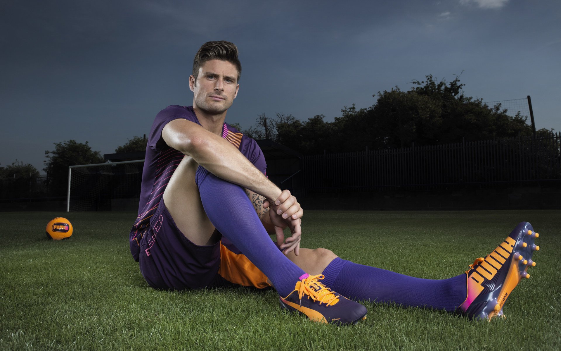 九游网页版官网-特斯·冯·迪克：灵活的中场运作，南非队进攻节奏不断加快，冯 斯特拉克