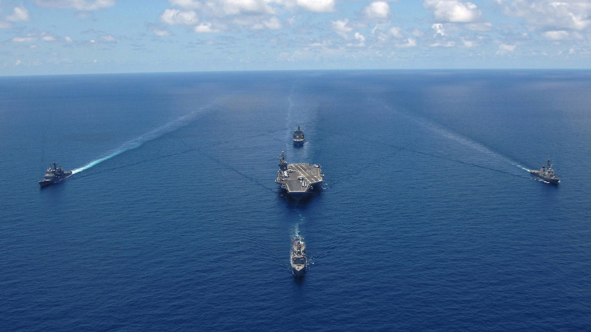 英超冲刺激烈:悬念持续升温,场场精彩!,英超争4